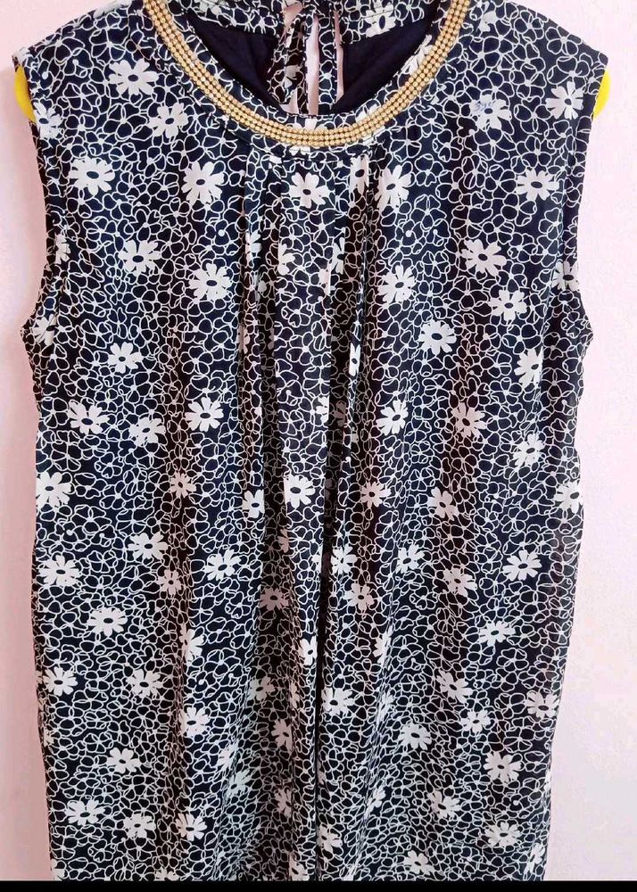 Floral Sleeveless Top