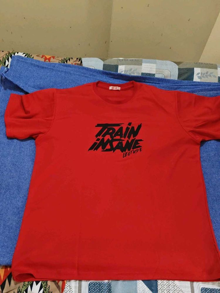 Red &#39;Train Insane&#39; Graphic Tee
