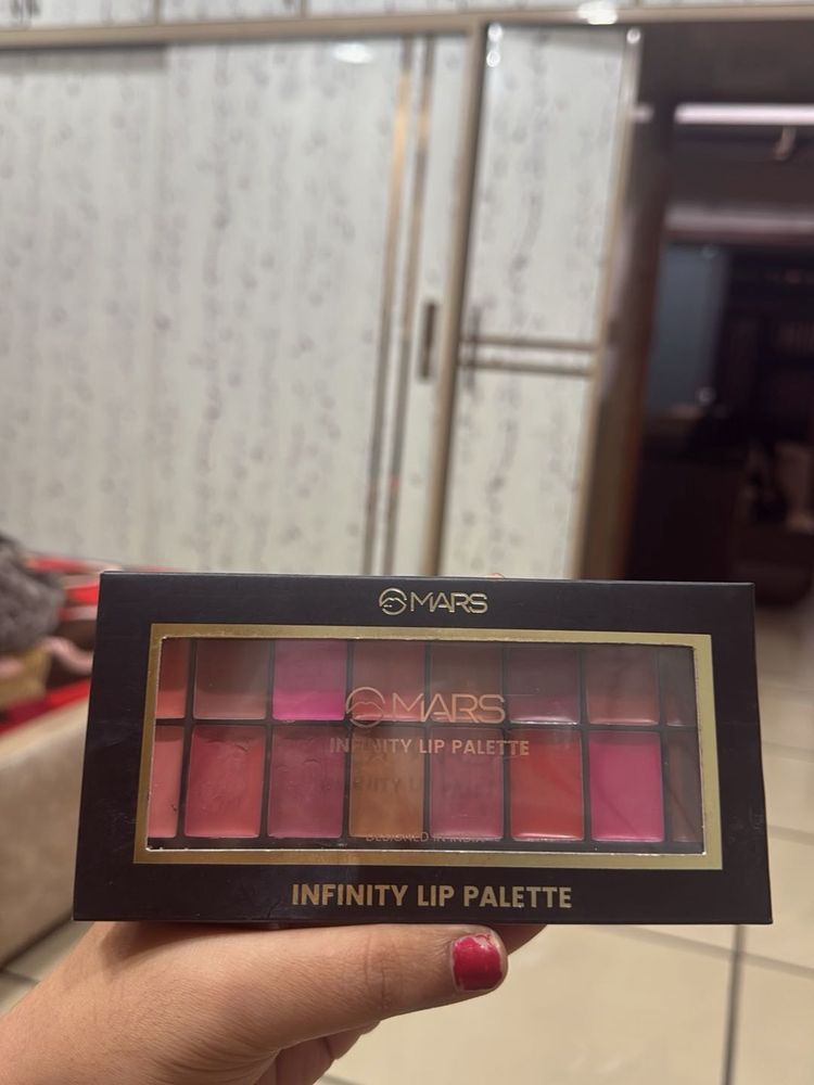 Mars Lip Palette