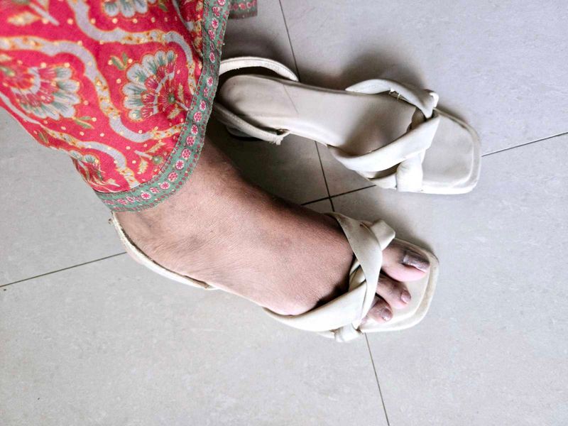 Aldo Off White Sandal