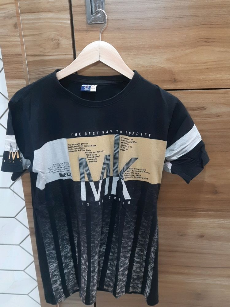 Black T-shirt