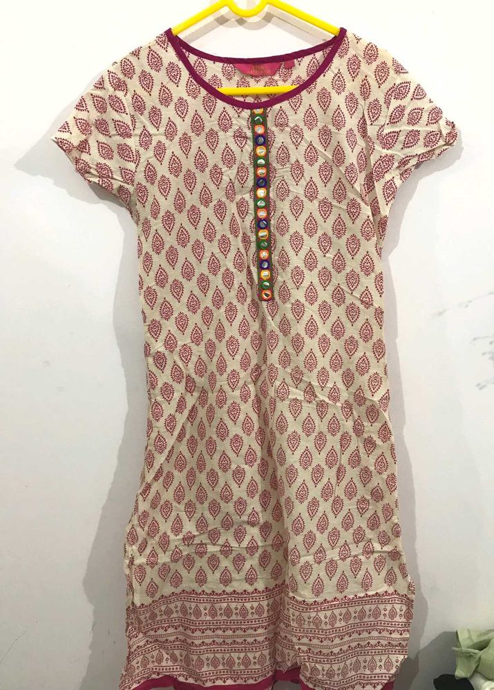 Off-white Pink Kurtha With Small Mirror Detailing