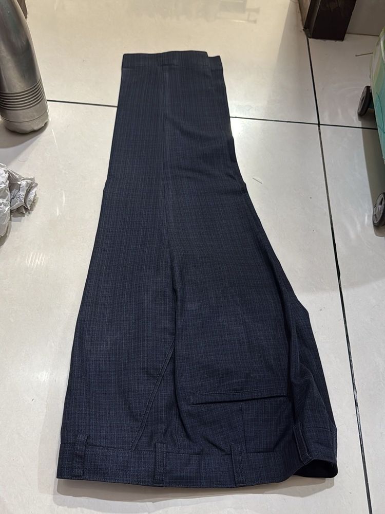 Men&#39;s Dark Blue Plaid Trousers