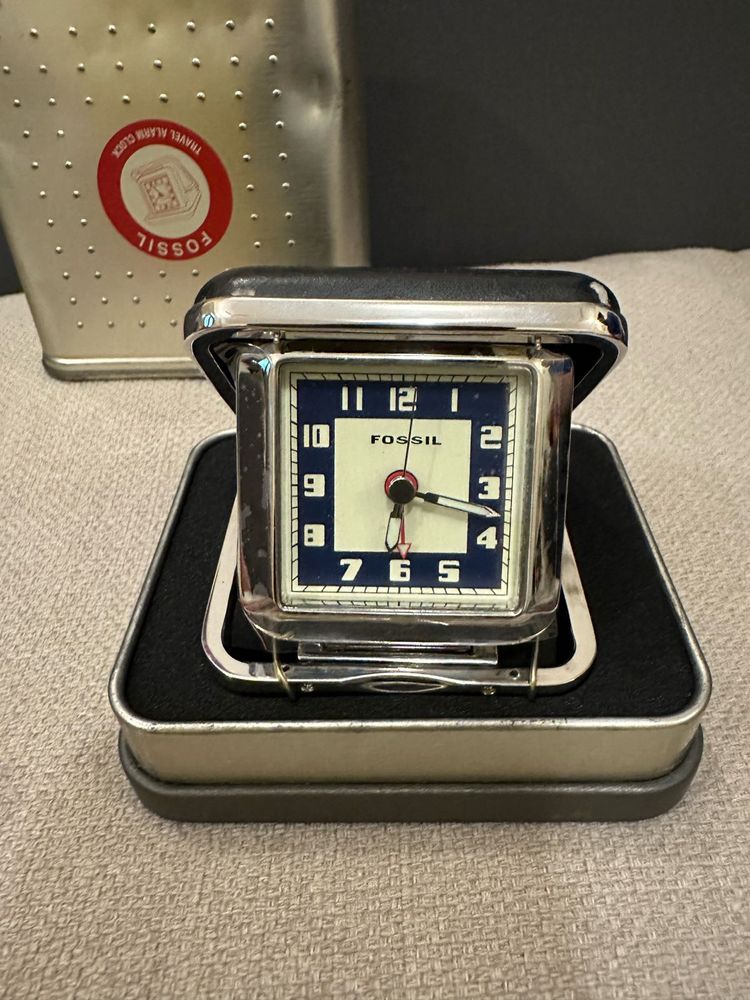 🕰️ Fossil Collectible Travel Clock – Never Used