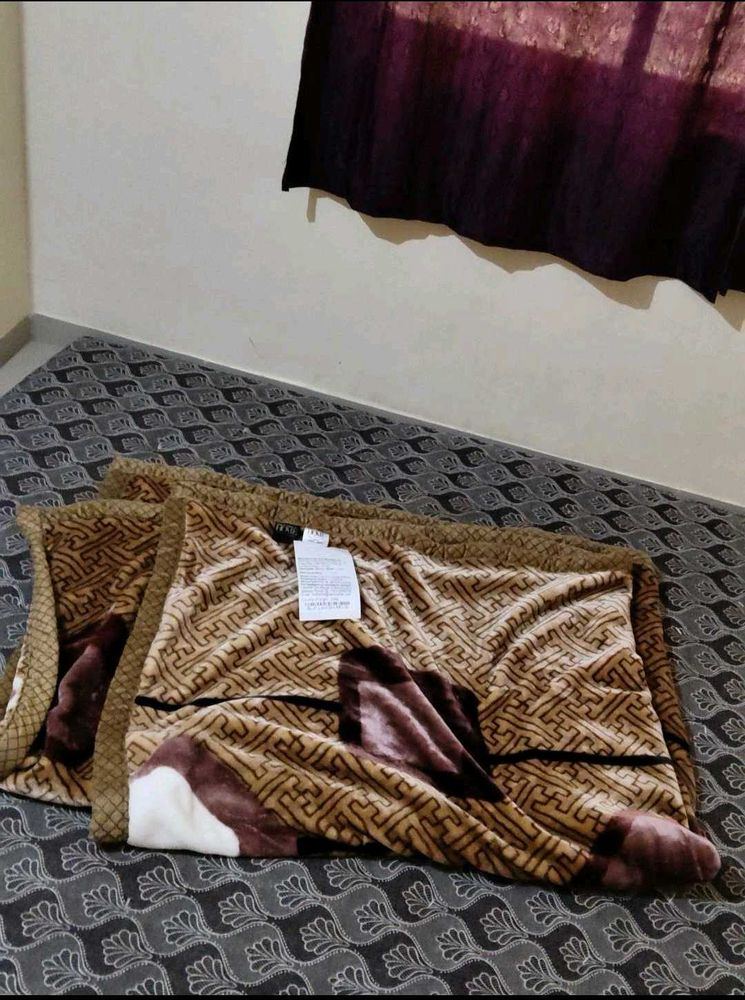 Cozy Brown Patterned Throw  Monte Carlo blanket