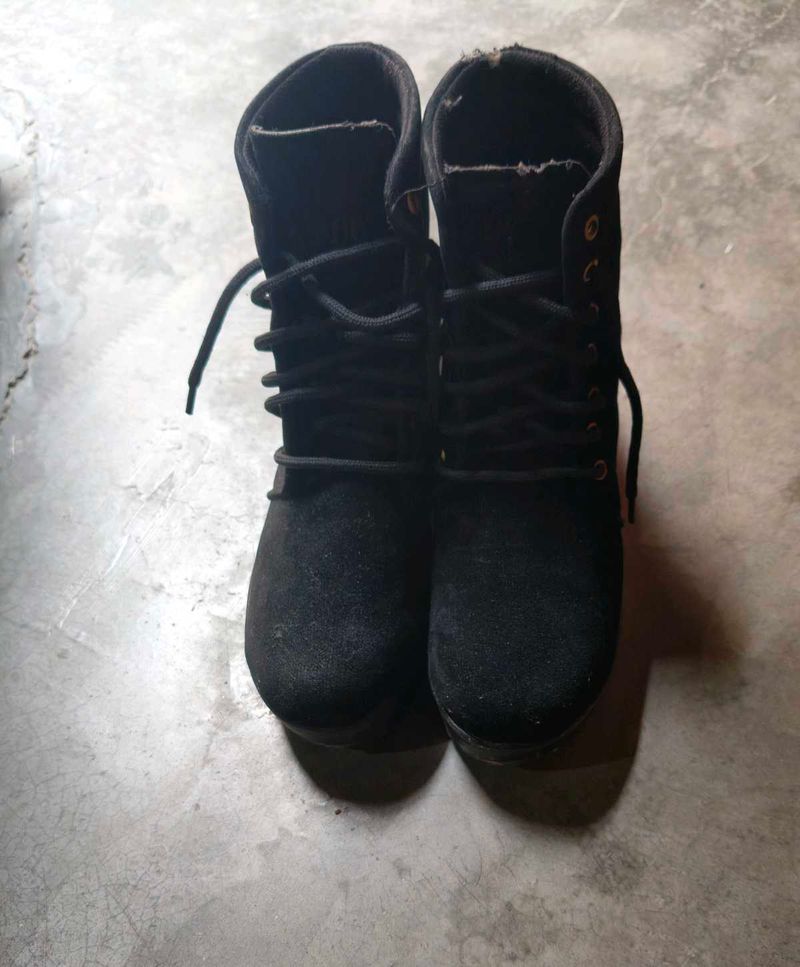 High Heel Boots In Black Colour