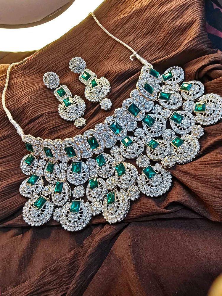 Emerald &amp; Rhinestone Jewelry Set