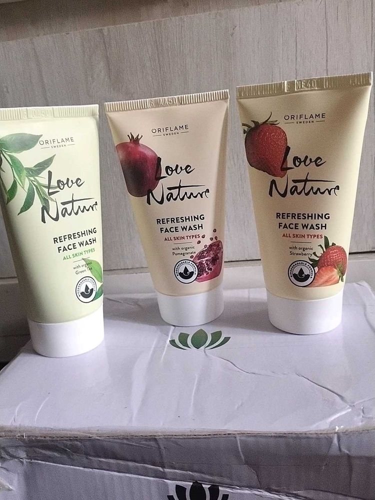Oriflame Love Nature Face Wash