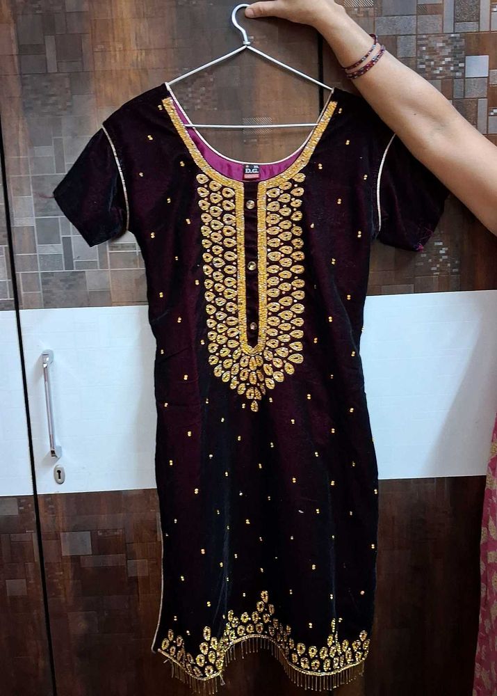Embroidered Velvet Kurta