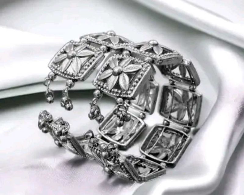 Beautiful Bracelet Garba Kada cuff Type