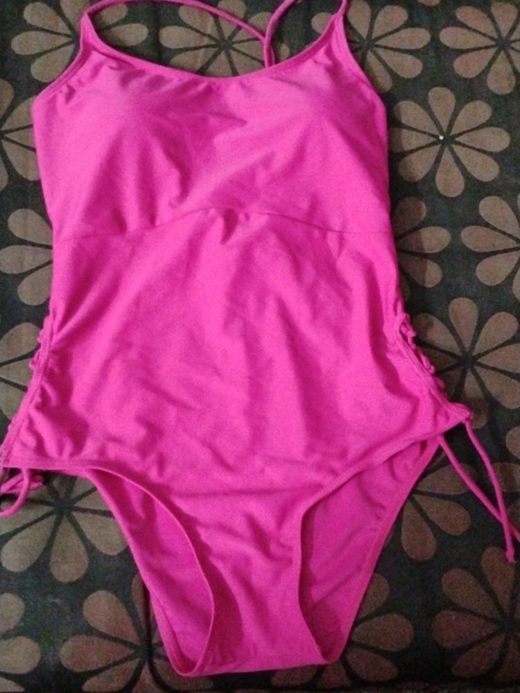 New Swimwear/Beachwear