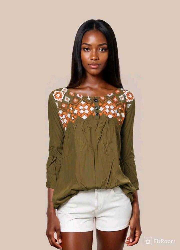 Embroidered Short Kurti 🫶🏼