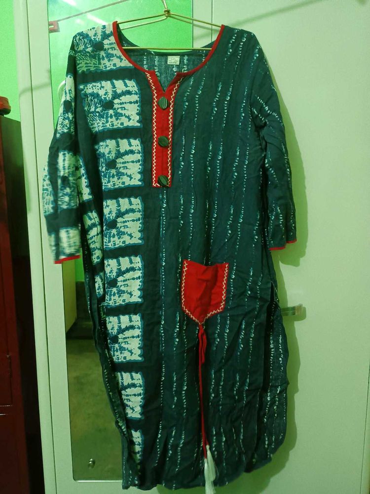 Navy Blue &amp; red printed kurta ethnic batik