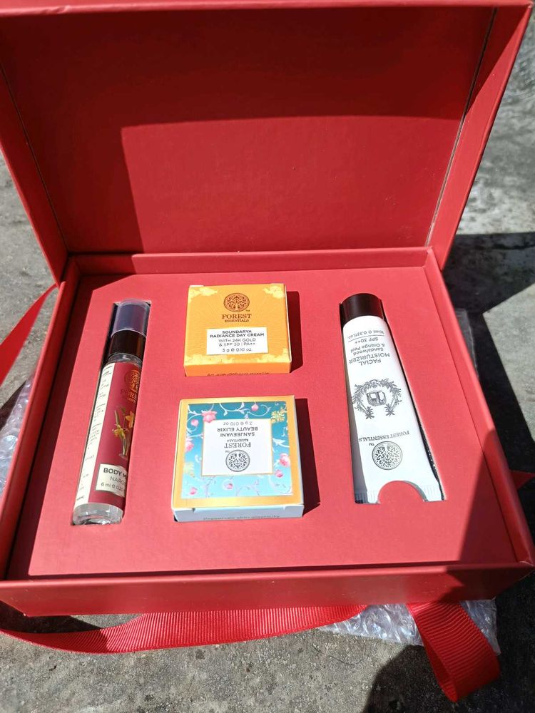 Forest Essentials Gift Set