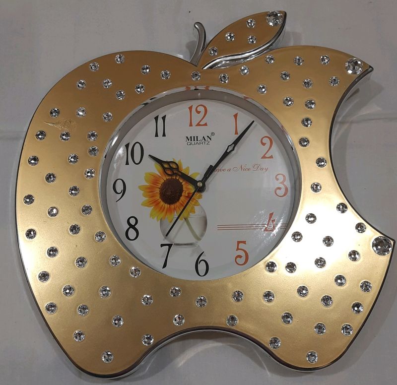 Wall Clock &amp; Decor ⏰️