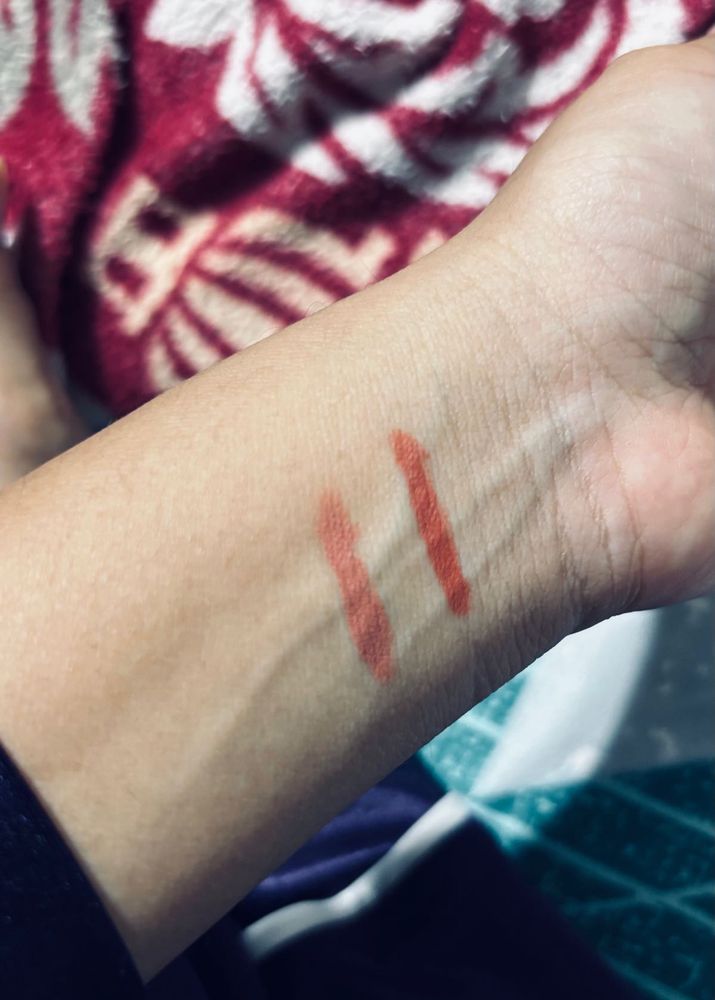 Lipsticks combo kay beauty. Free Eyeshadow