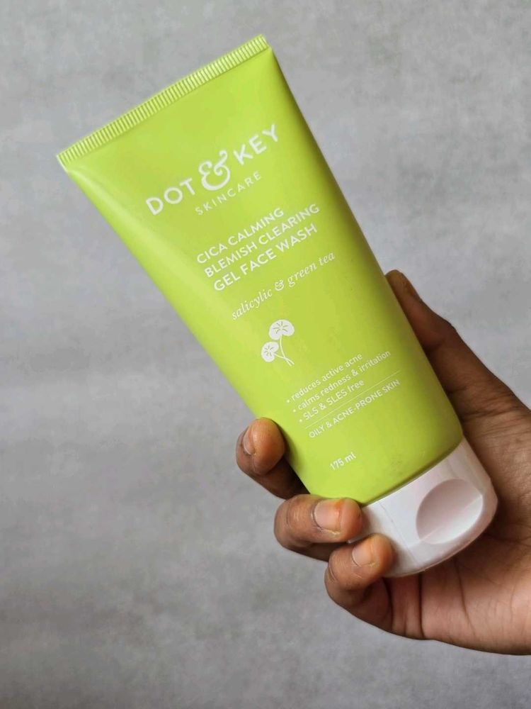 Dot &amp; Key Face Wash