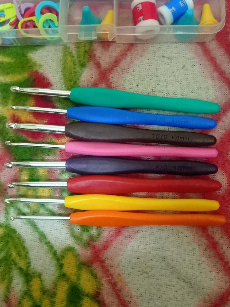 Crochet Knitting Needles Set With Mixwoollen Ball
