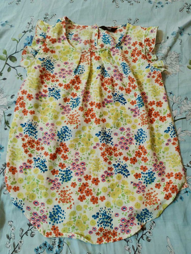 Floral Print Ruffle Sleeve Top