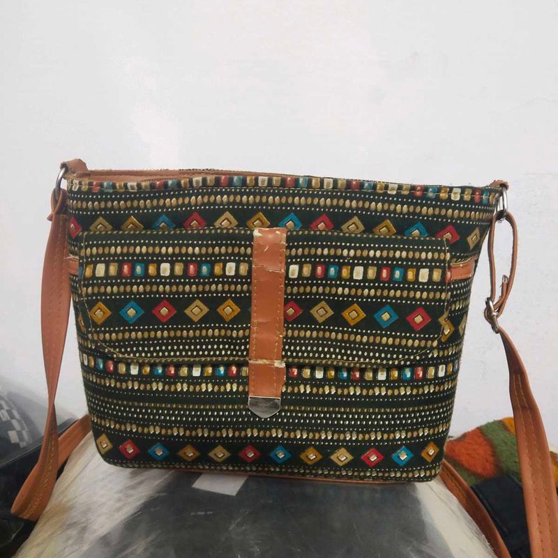 Slightly Used Shoulder Bag With Compartment.