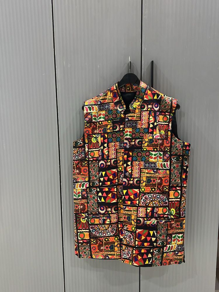 Vintage-Inspired Sleeveless Vest
