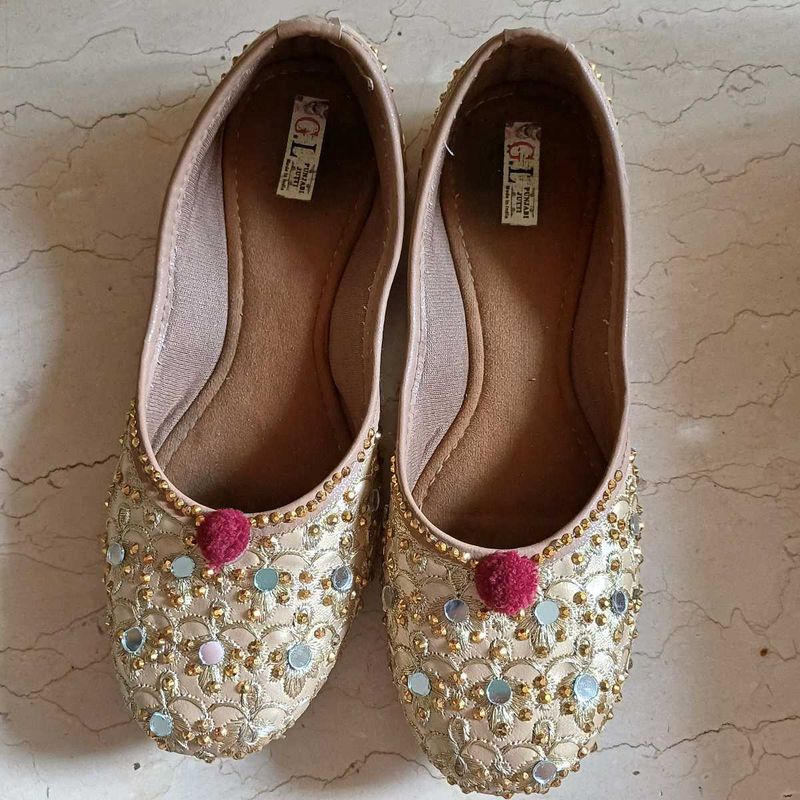 Handmade Mirror &amp; Thread Work Punjabi Juttis-kids