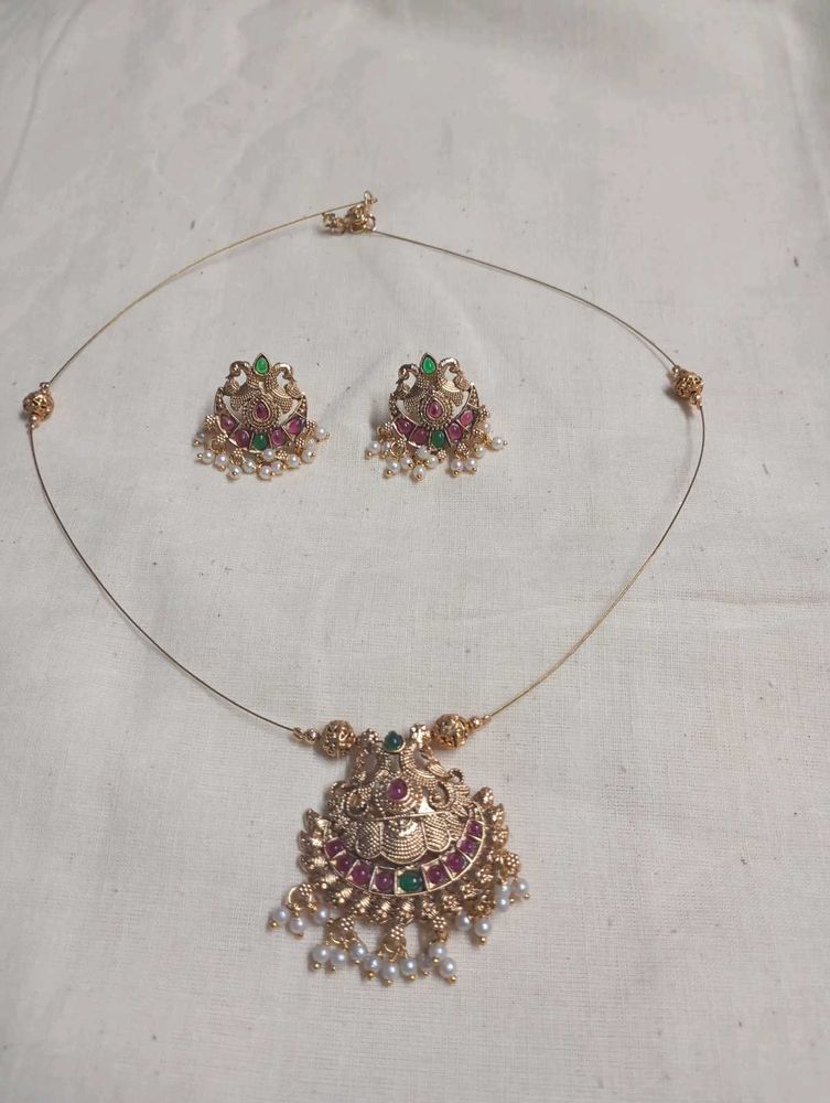Elegant Gold Plated Necklace &amp; Earring Set