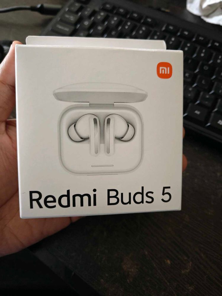 1 Day Old Redmi Buds 5 46db Anc With Box