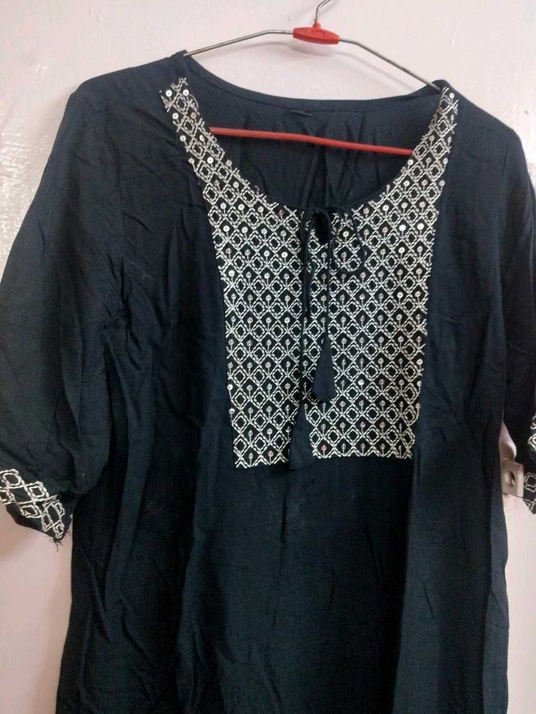 Elegant Black Kurta with Embroidery