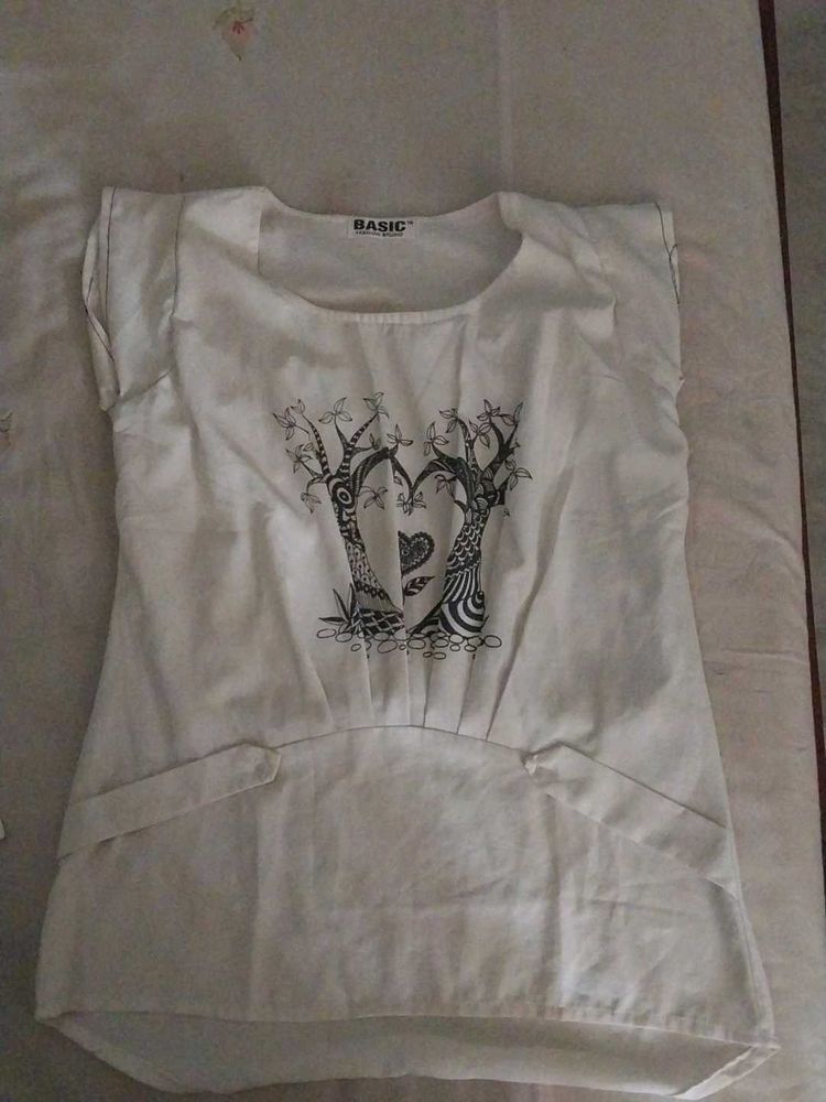 BASIC White Graphic Tee