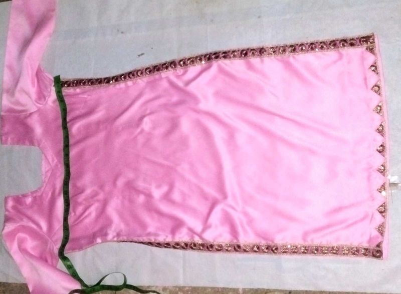 Satin Suith Pathani