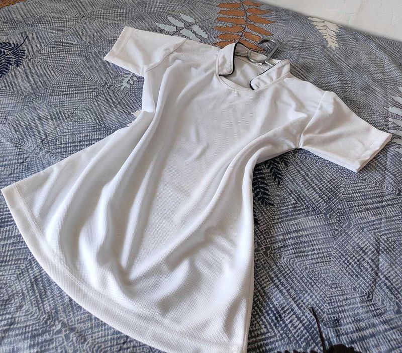 ✨ White Sports / Activewear Top – Size 34 ✨