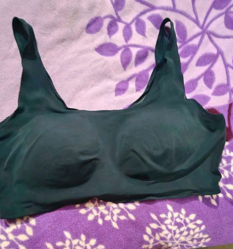 Seamless Everyday Black Bra