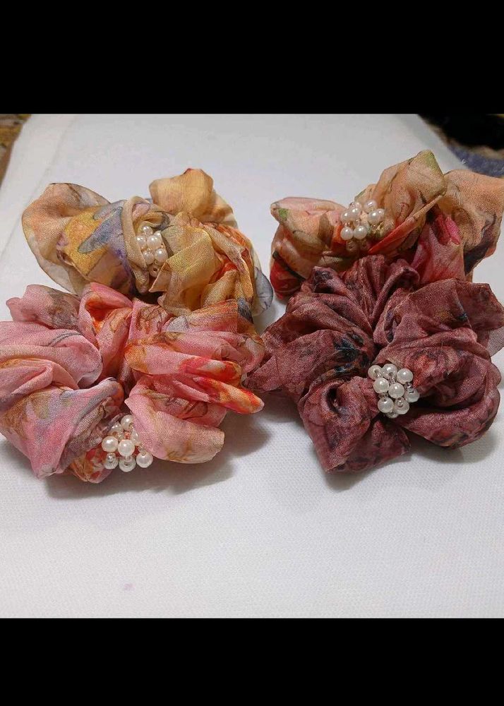 A Very Nice Beads Scrunchies