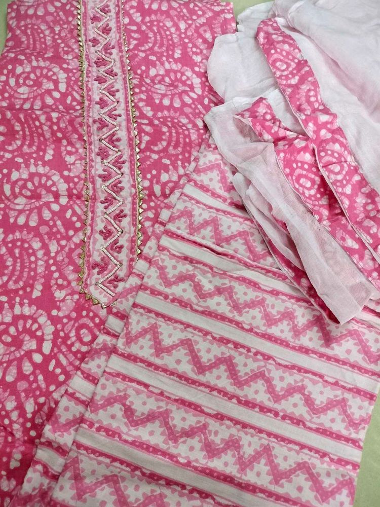 Pure Cotton Suit With Chiffon Dupatta