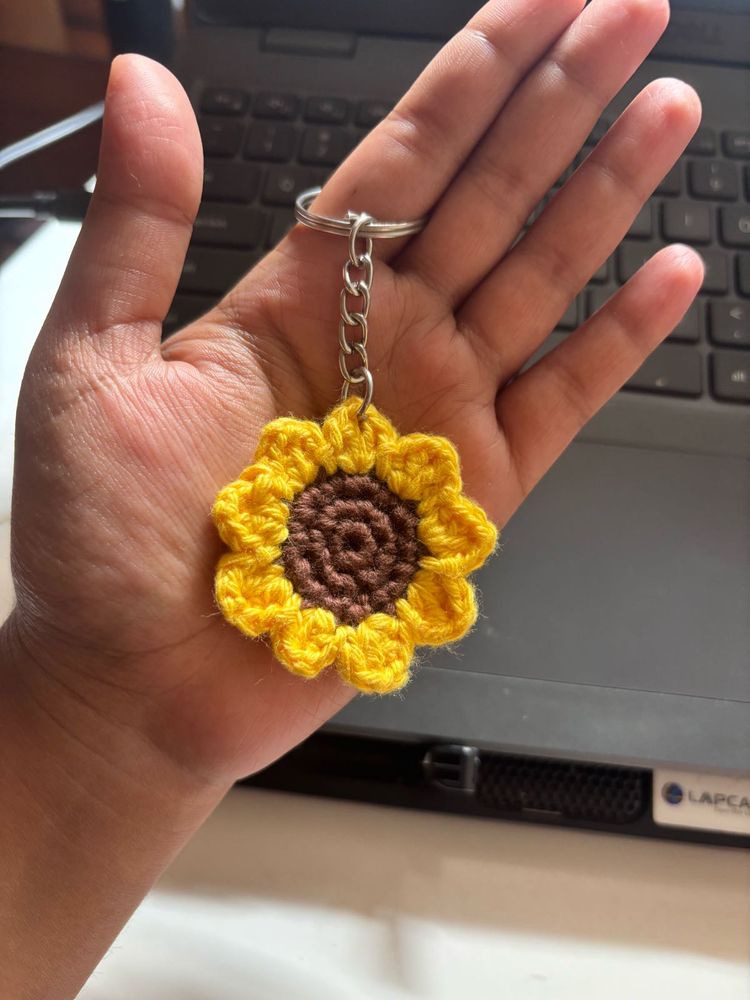 crochet sunflower keychain