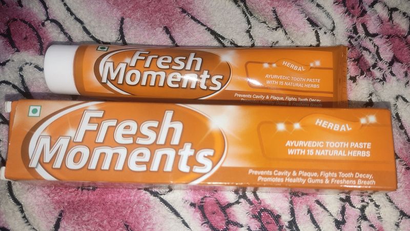 Fresh Moments Herbal Ayurvedic Toothpaste