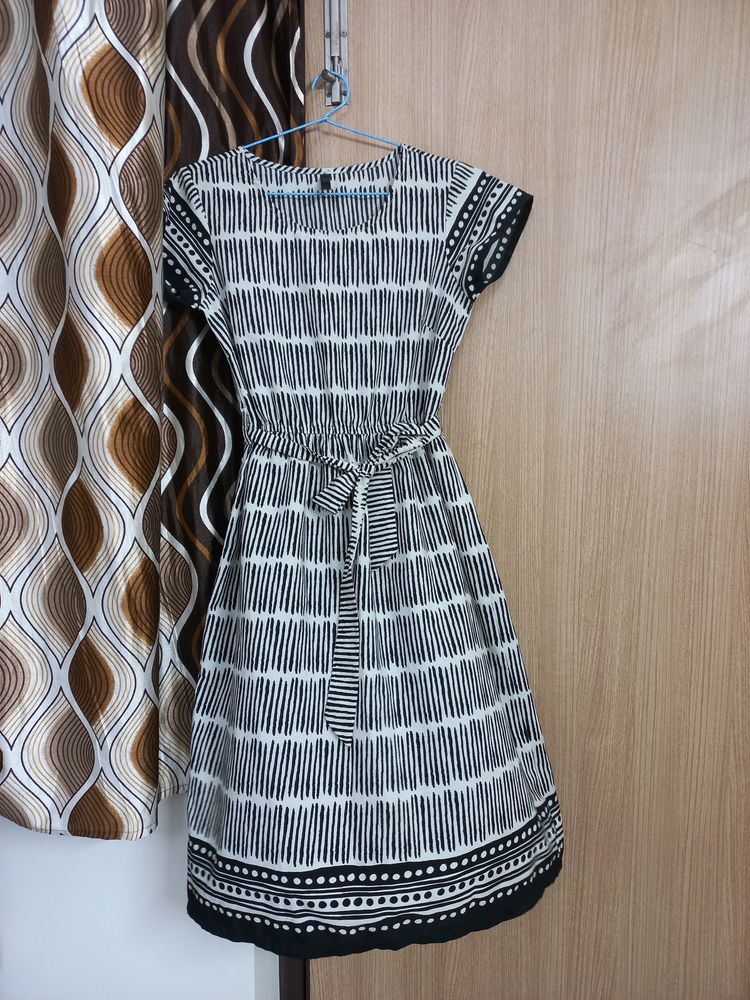 Zebra print Black and white frock | Brand : Easybu
