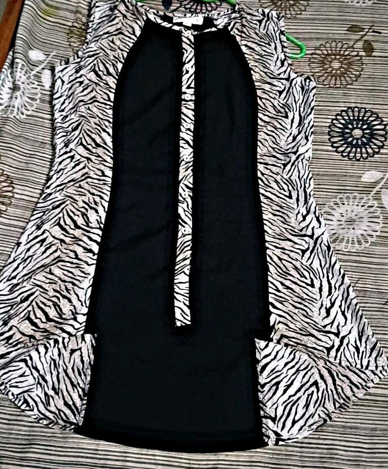 Beautiful Tiger Print Sleeveless Black Shirt