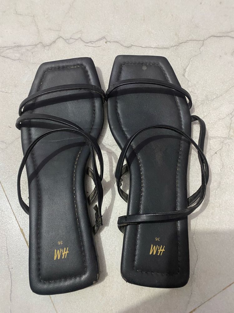 H&amp;M Strap Flat