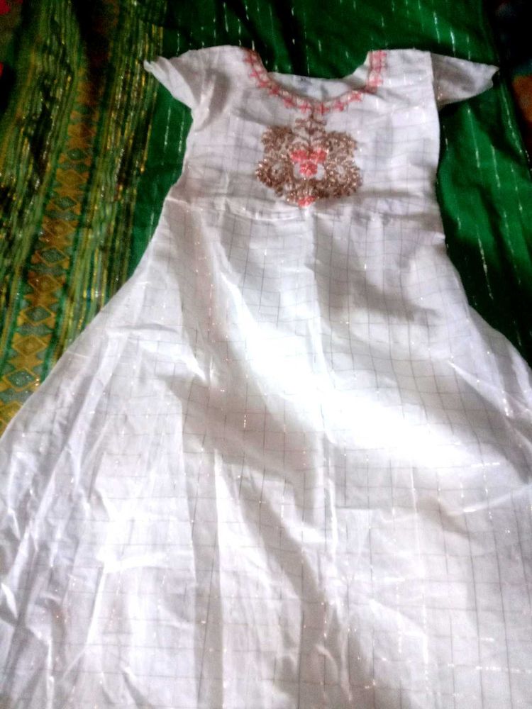 white ground for the womeno