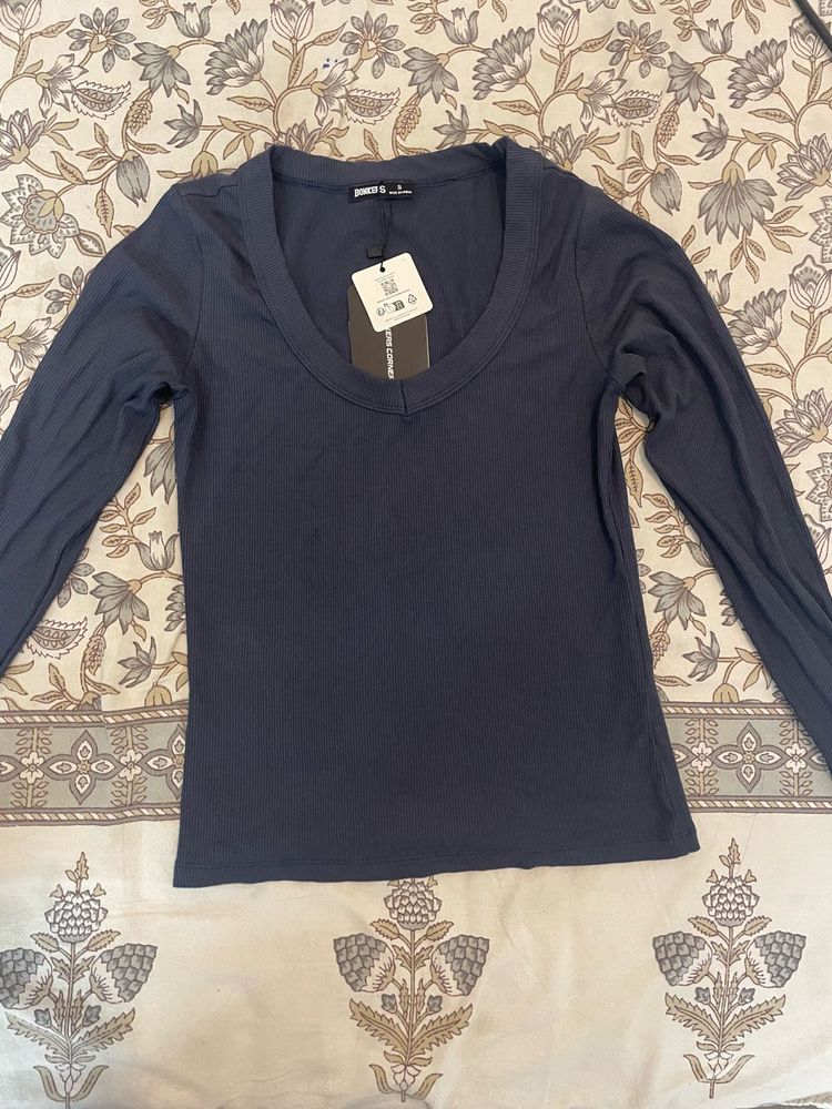 stone gray fitted long sleeve top