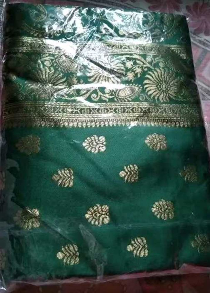 🎀Beutiful Green Colour Banarasi Silk Saree