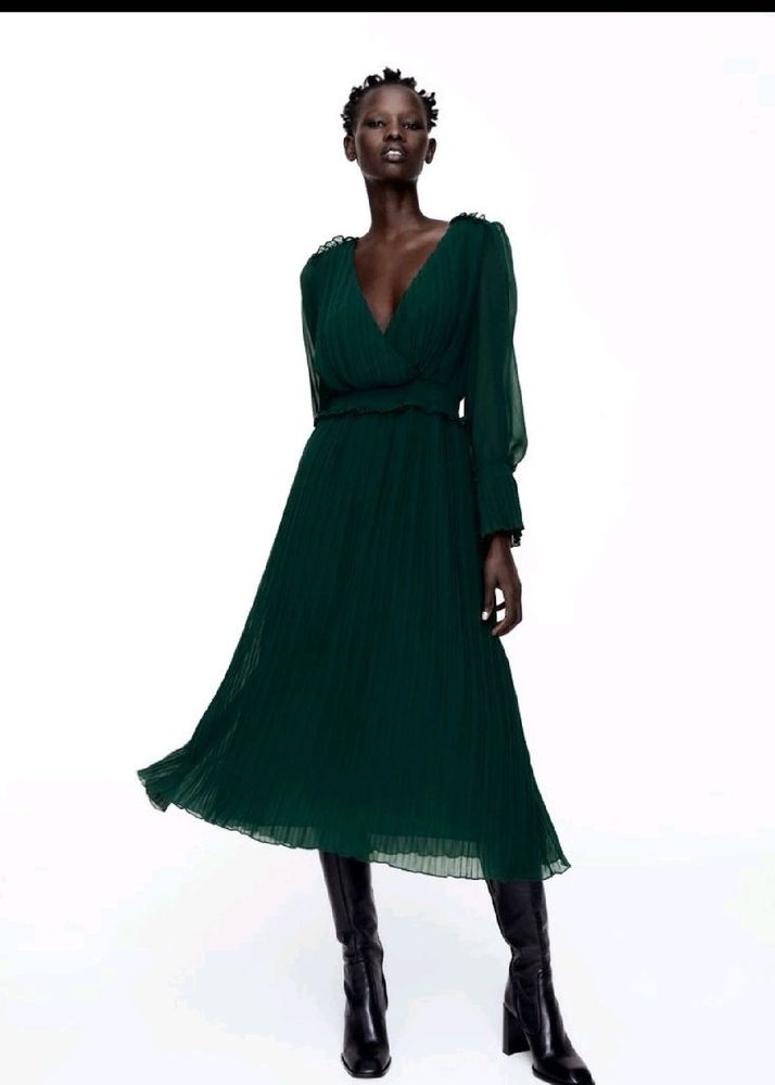 💥PRICE DOWN💥Zara Emerald Green midi Dress