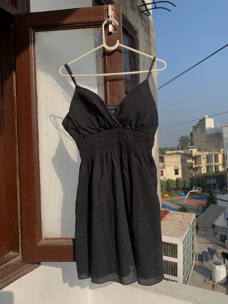 Chic Black Sleeveless Mini Dress