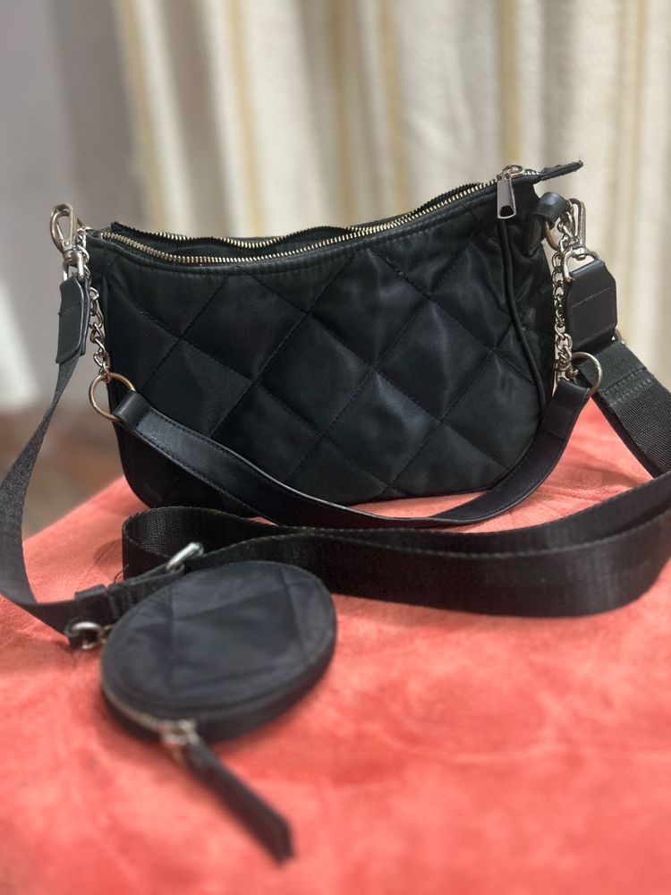 H&amp;M Black Quilted Crossbody Bag