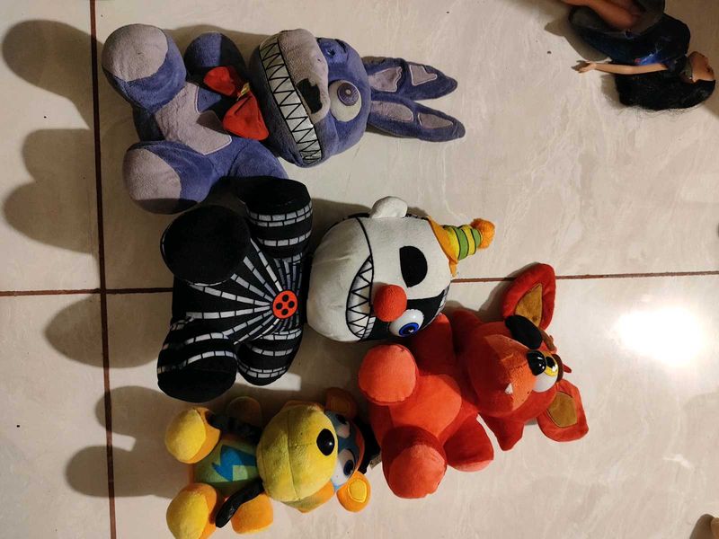 Five Nights at Freddy&#39;s Plush Bundle