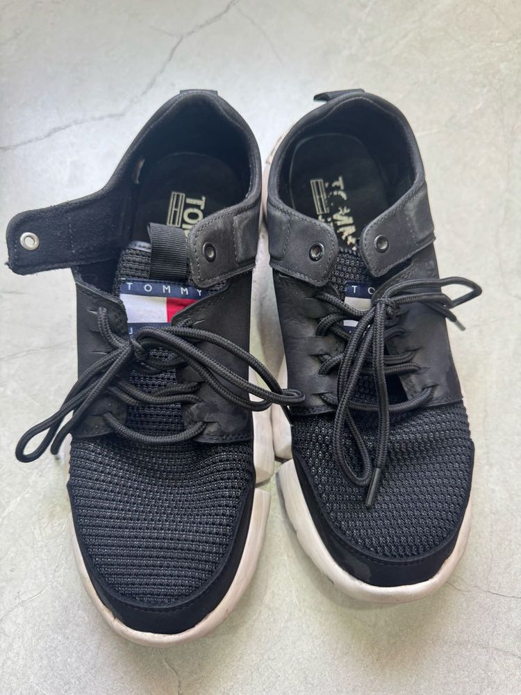 Original Tommy Black Shoes