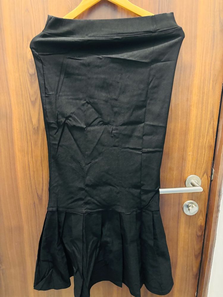 Chic Black Skirt