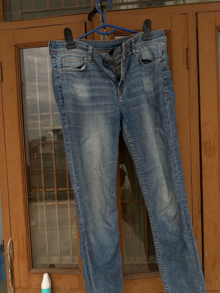 combo of H&amp;m straight fit jeans and hoodie
